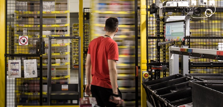 Amazon stellt europäisches Innovationslabor für Logistik vor – Neue Technologien verbessern Arbeitsplätze und stärken Arbeitssicherheit (FOTO)