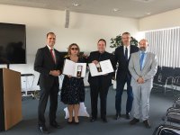 Landesverdienstorden an das Ehepaar Knopper für ihr außerordentliches Engagement im Bereich barrierearmer IT-Systeme