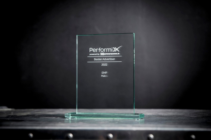 Wenn Fans für Fans werben: EMP gewinnt PerformixX Award in der Kategorie „Bester Advertiser“ (FOTO)