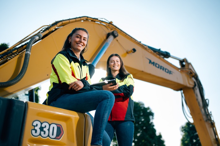 Generationen treffen aufeinander: 5 Dinge, die Handwerkerüber die Generation Z lernen sollten, um gut zusammenzuarbeiten (FOTO)