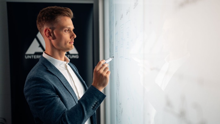 Mit der richtigen Marketing-Strategie zum Erfolg – Experte verrät 5 Tipps, mit denen Fachfirmen jetzt online Kunden überzeugen (FOTO)
