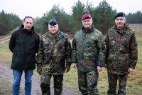 Generalinspekteur lässt sich KI-gestützte Aufklärung vorführen Generalinspekteur lässt sich KI-gestützte Aufklärung vorführen