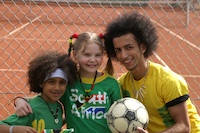 mk-group im Fußball-WM-Fieber mit Supertalent-Finalteilnehmerin Carlotta Truman