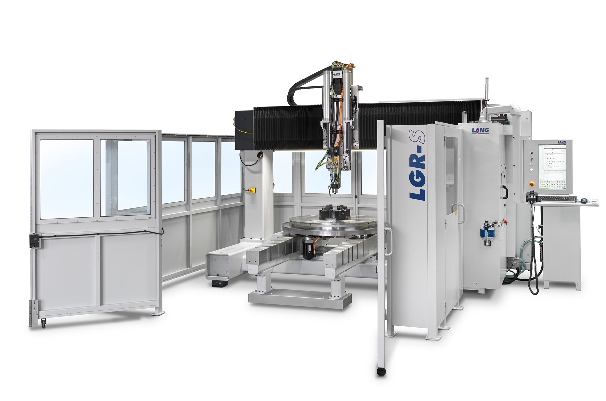 Fräsmaschine LGR-S von LANG: Hohe Präzision für besonders große Reifen Fräsmaschine LGR-S von LANG: Hohe Präzision für besonders große Reifen