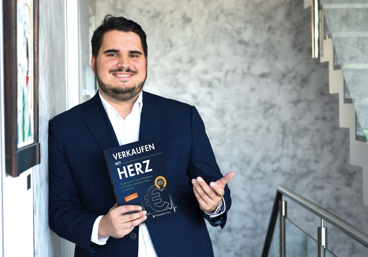 „Verkaufen mit Herz“: Autor Tobias Epple auf Platz 3 beim Publikumspreis Tiger Award in Düsseldorf