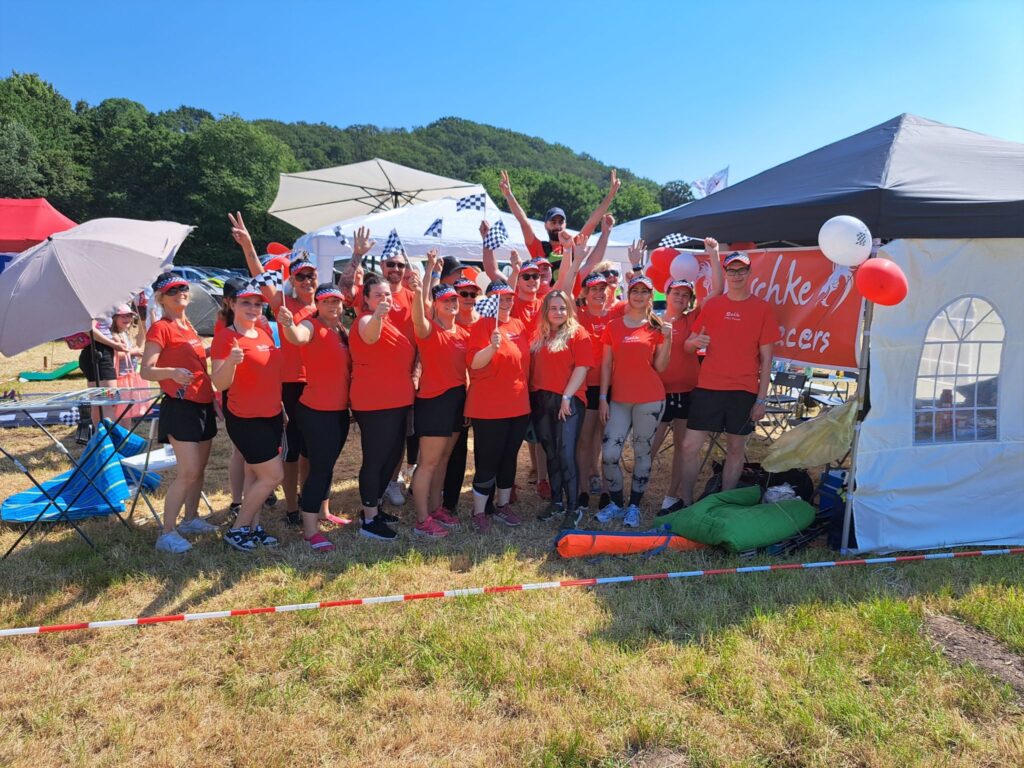 Teilnahme des gemeinsamen Teams der Pflegeschule und JGW Aschke bei den “Days of Thunder”