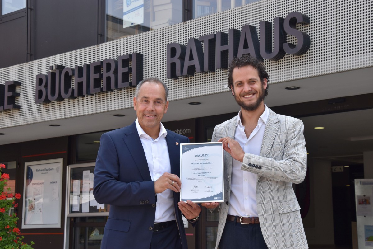 Stadtverwaltung Eschborn erhält Auszeichnung als Gesunder Arbeitgeber