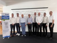 Weltmarktführer hautnah: IHK und Universität St. Gallen besuchen Jauch Quartz GmbH