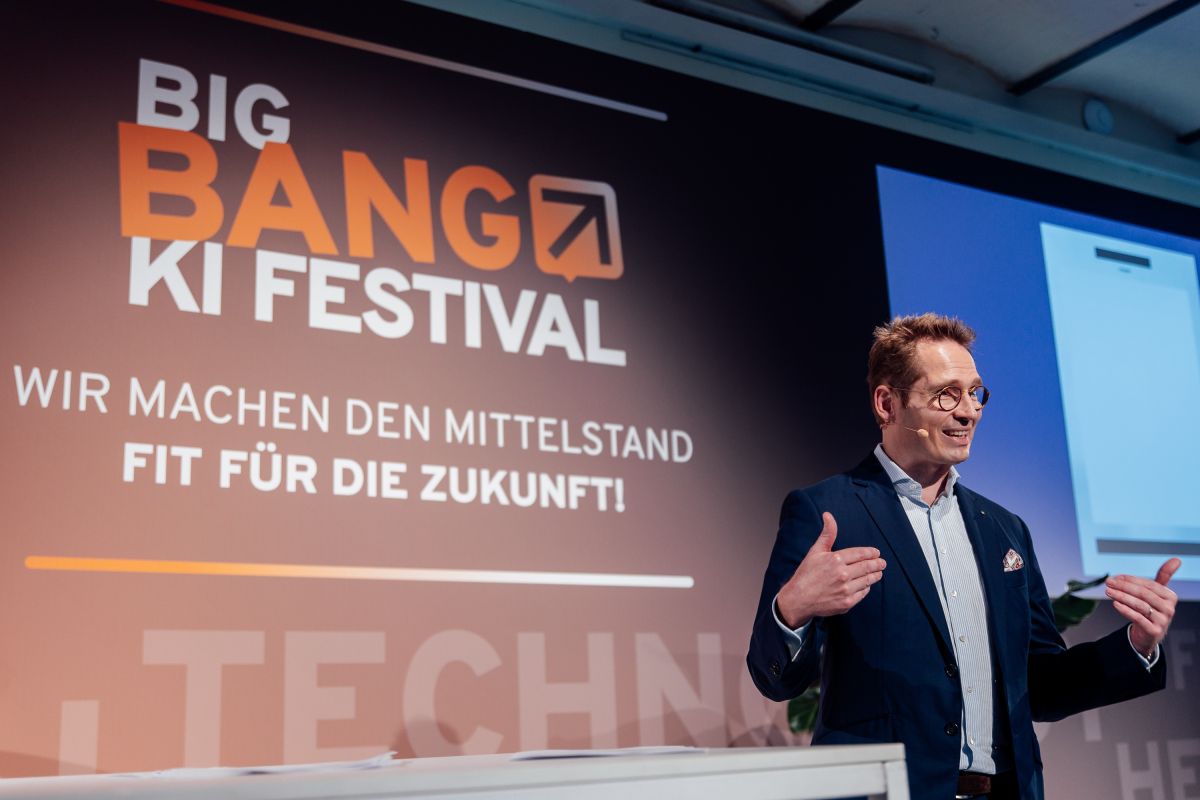 Online-Reputation im Fokus: Jan Meyer beim KI Festival