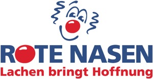 Das Schwere leichter nehmen: ROTE NASEN trainieren Mitarbeitende in der Ankunfts- und Notunterbringungseinrichtung für Geflüchtete in Berlin-Tegel