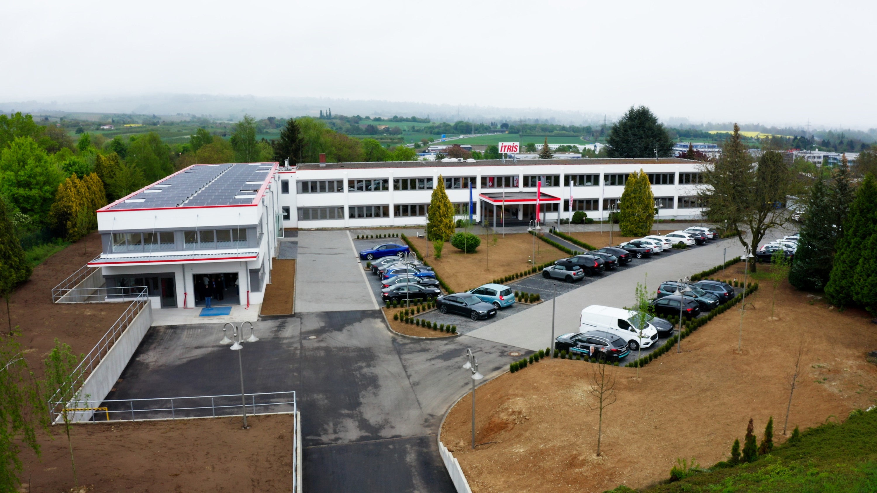 ITRIS GmbH weiht neues Logistikzentrum in Walluf ein