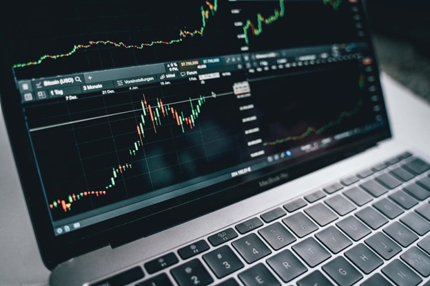 Nex-Invest zur besten CFD-Handelsplattform 2025 auf dem EU Blockchain Summit gekürt