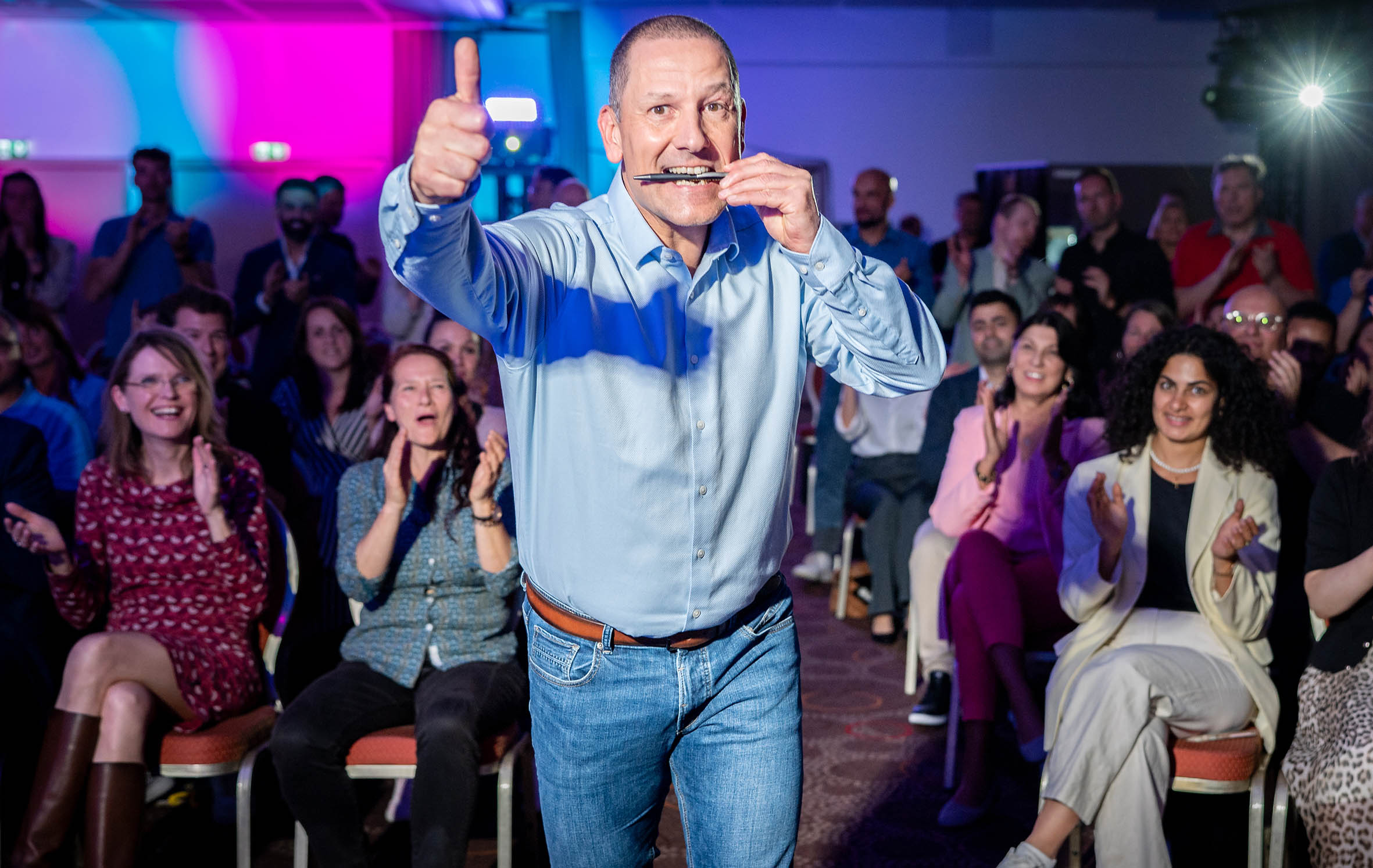 Patrick Ries gewinnt Award beim 6. Internationalen Speaker Slam Patrick Ries gewinnt Award beim 6. Internationalen Speaker Slam