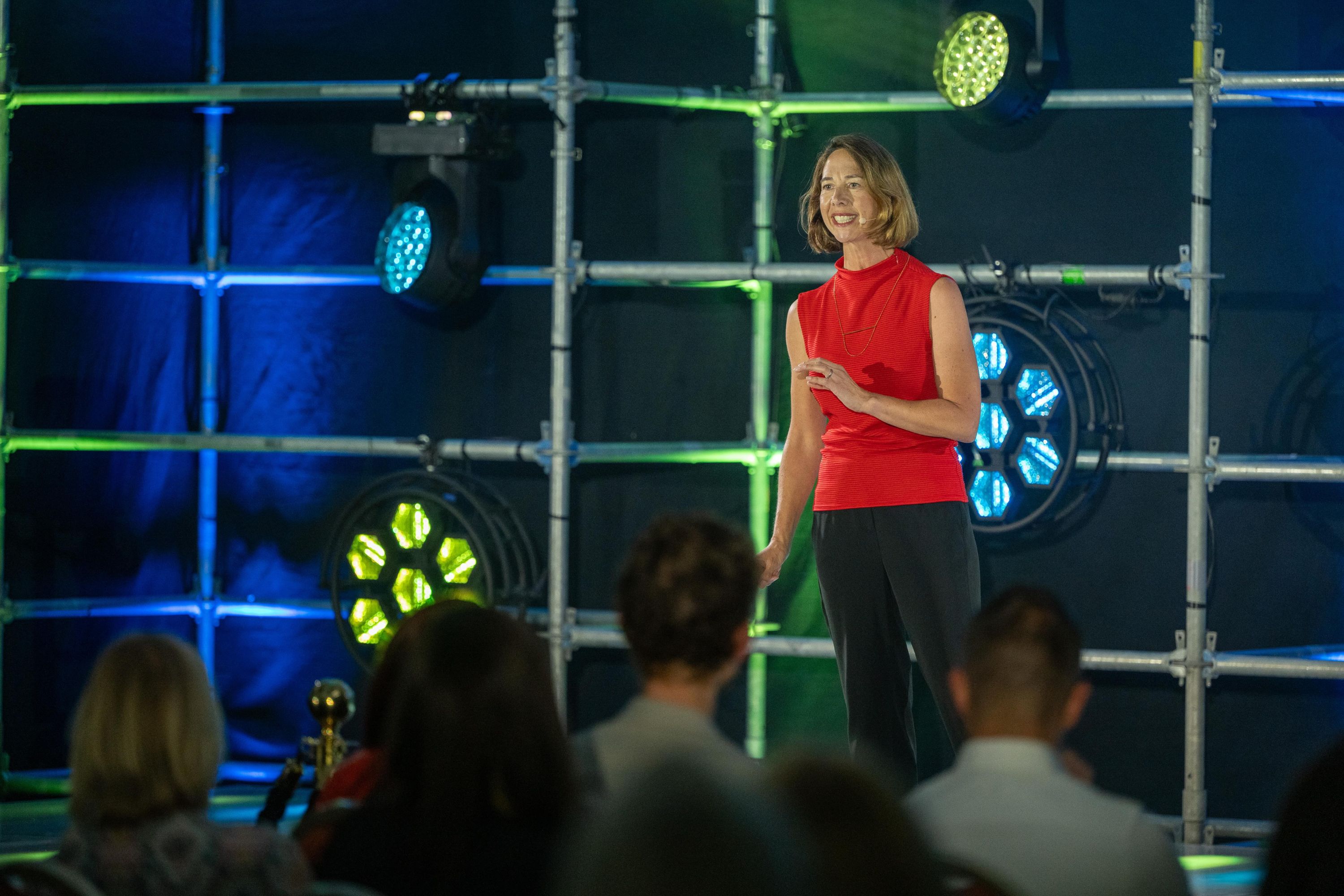 Motivation statt Mikro-Management – Bonnerin erhält den Excellence Award beim Speaker Slam