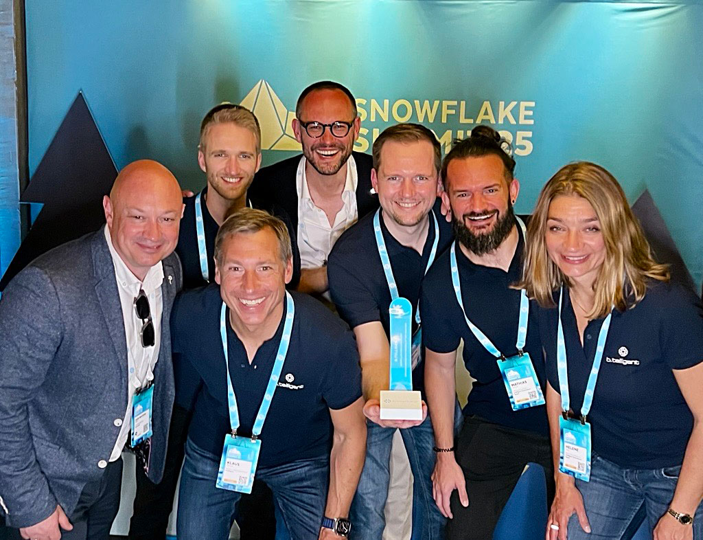 Ausgezeichnete Partnerschaft:   b.telligent wird Snowflake „EMEA Data Cloud Services Innovation Partner of the Year 2025“