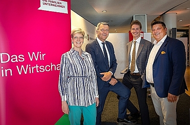 Parlamentarischer Abend der FAMILIENUNTERNEHMER und JUNGEN UNTERNEHMER in NRW Parlamentarischer Abend der FAMILIENUNTERNEHMER und JUNGEN UNTERNEHMER in NRW