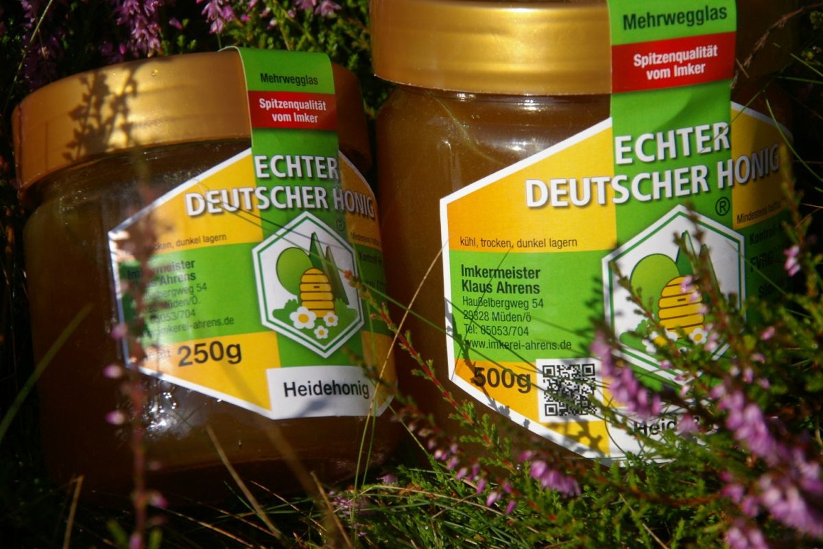 Honig von einer Berufsimkerei aus Norddeutschland Honig von einer Berufsimkerei aus Norddeutschland