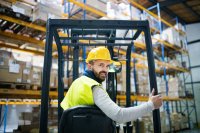 Logistikbranche im Aufwind: Fachkräftebedarf schafft neue Jobchancen