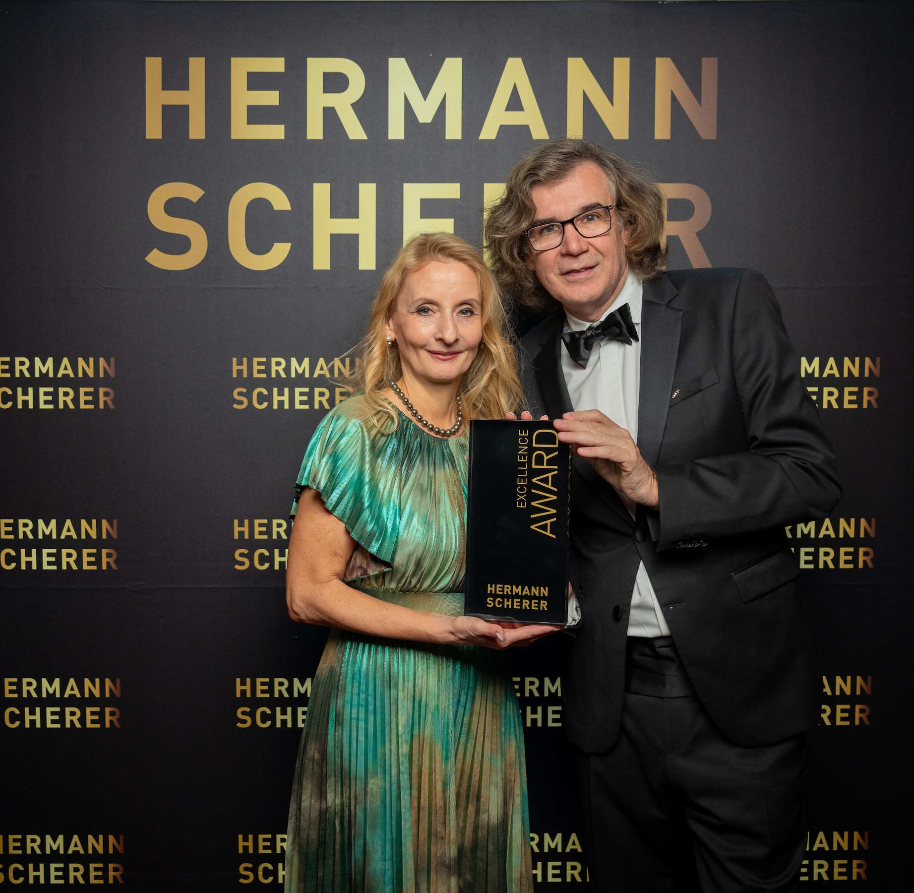 „Schluss mit Selbstverrat“ – Leadership-Appell bringt Susanne Strobel den Excellence Award