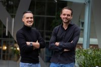 Übersetzungsagenturen im Wandel: Künstliche Intelligenz unterstützt Human-Kompetenz bei Übersetzungen