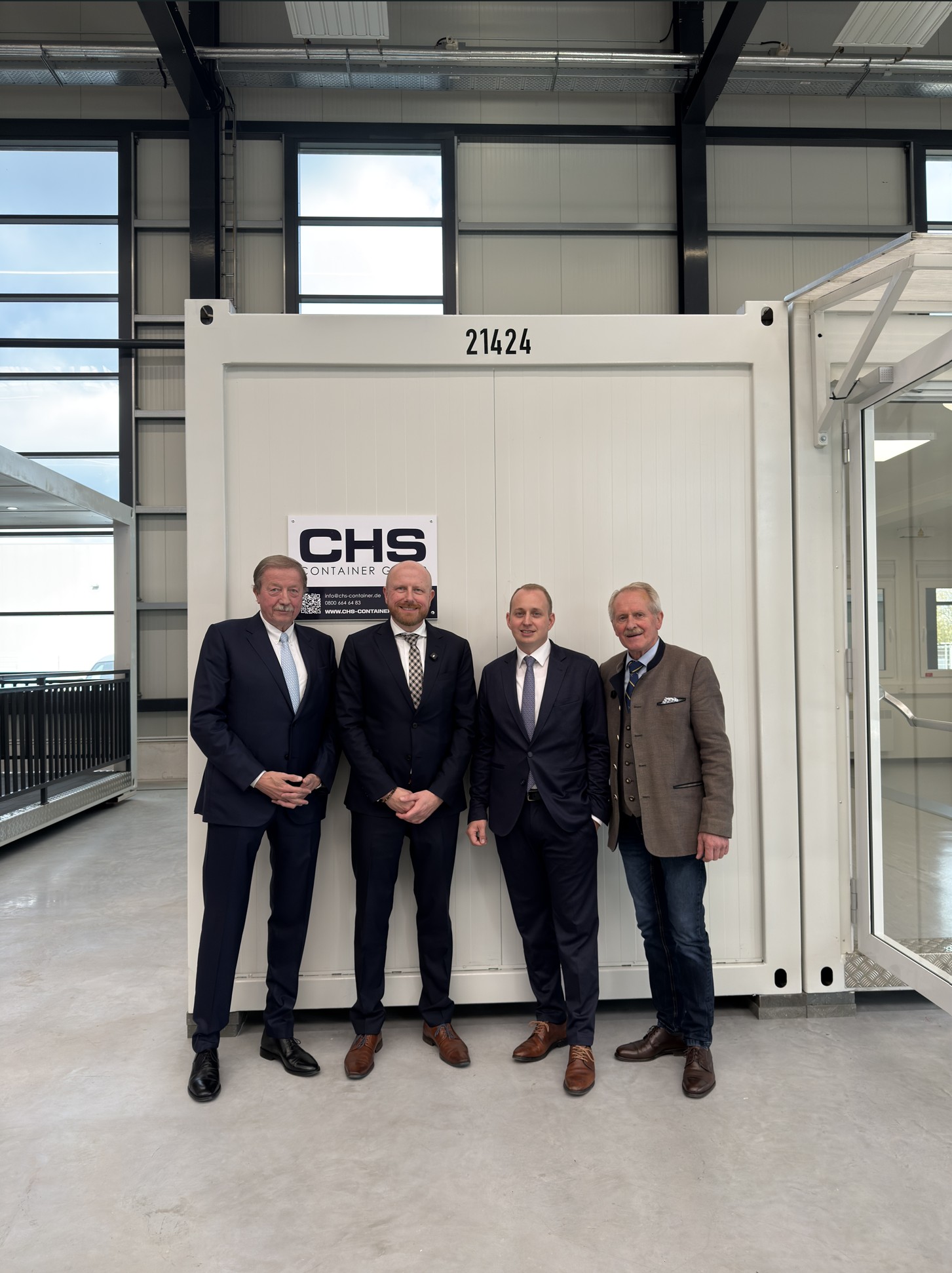 Die CHS Container Group feiert ihre neue Produktionsstätte für Raumelemente und Modulgebäude Die CHS Container Group feiert ihre neue Produktionsstätte für Raumelemente und Modulgebäude