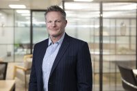 Caldwell erweitert seine globalen Finanzdienstleistungen und Immobilienkompetenzen durch die Aufnahme von Ben Sturnham als Partner