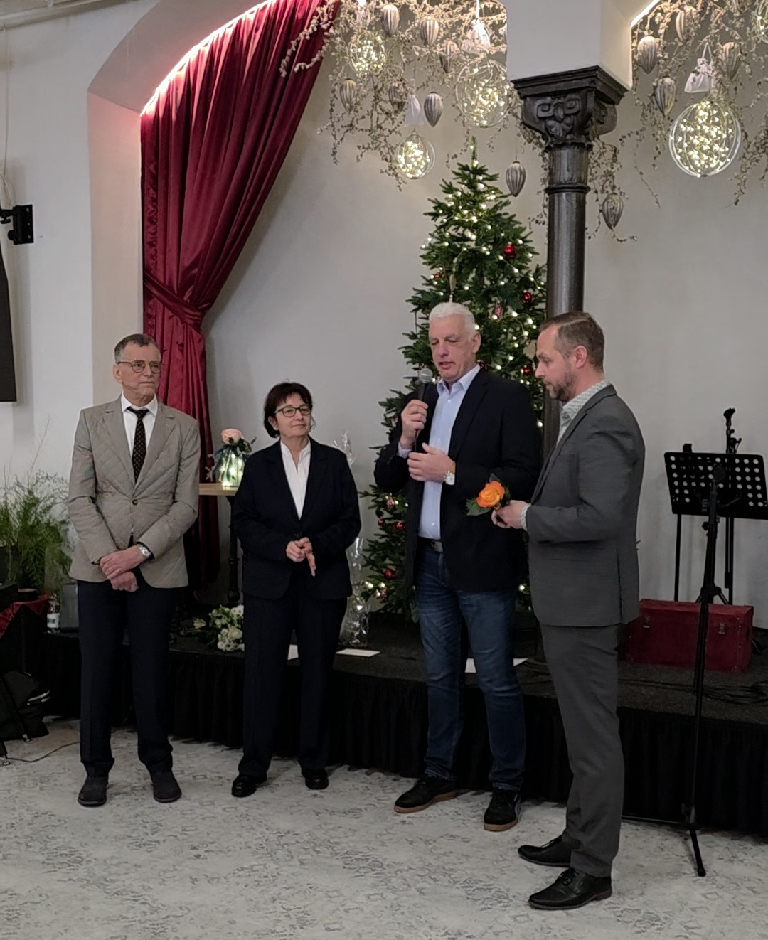 Vertriebsleiterin verabschiedet sich nach 35 Jahren in den Ruhestand