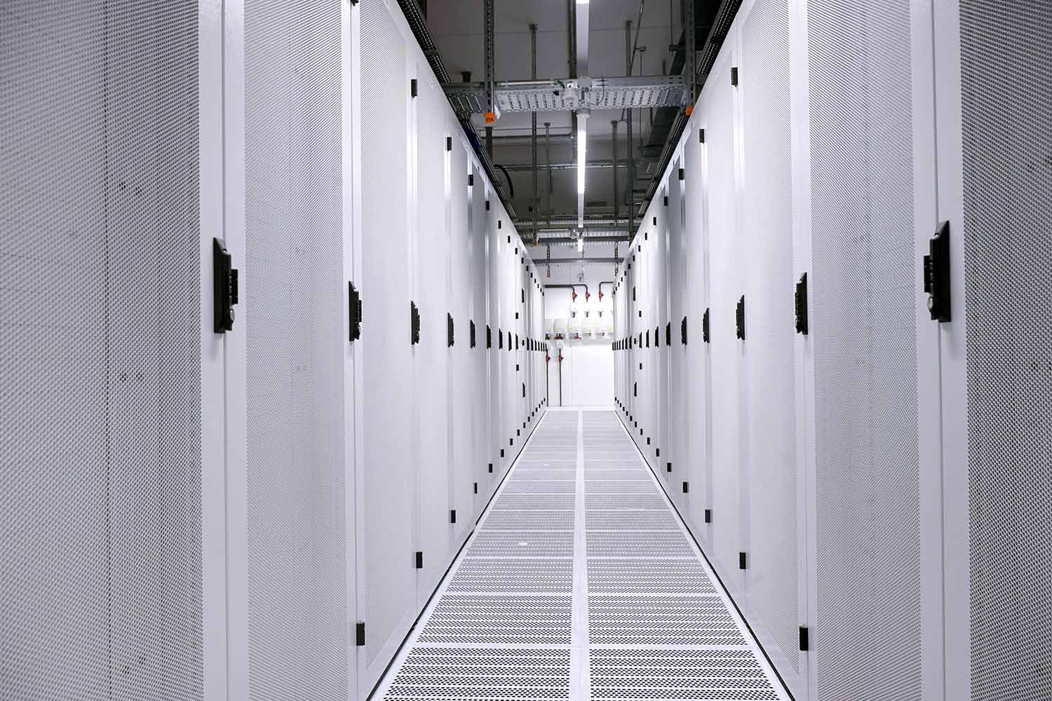 SCHÄFER IT-Systems realisiert technische Ausstattung für den Rechenzentrumsneubau von LEW TelNet GmbH