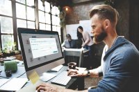 Sofortmeldung 2026: Neue digitale Meldepflicht für Friseure, Kosmetikstudios&Co.