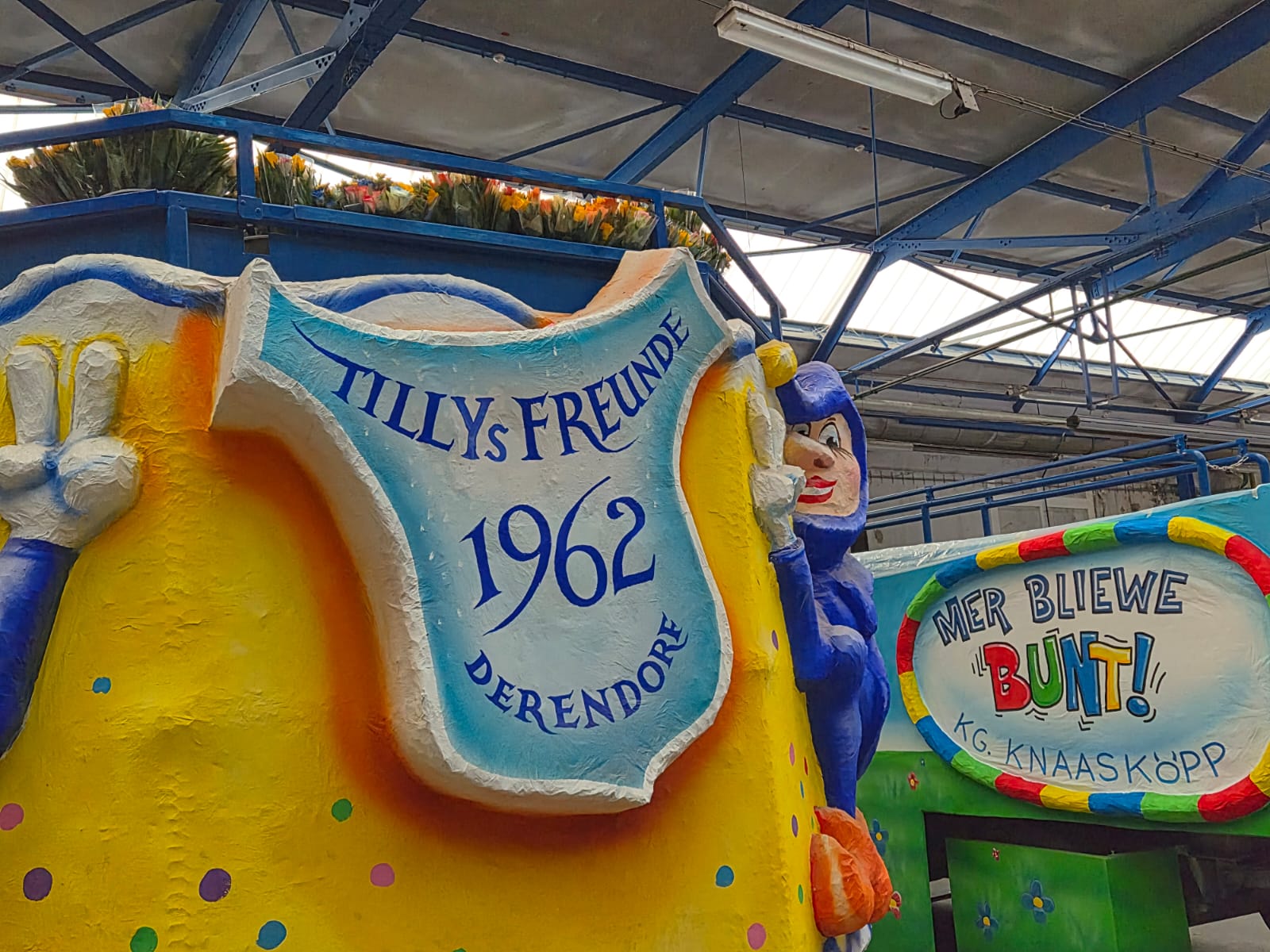 Till“s Freunde setzen Zeichen der Solidarität: Vereinswagen wird zu „Tilly“s Freunde“