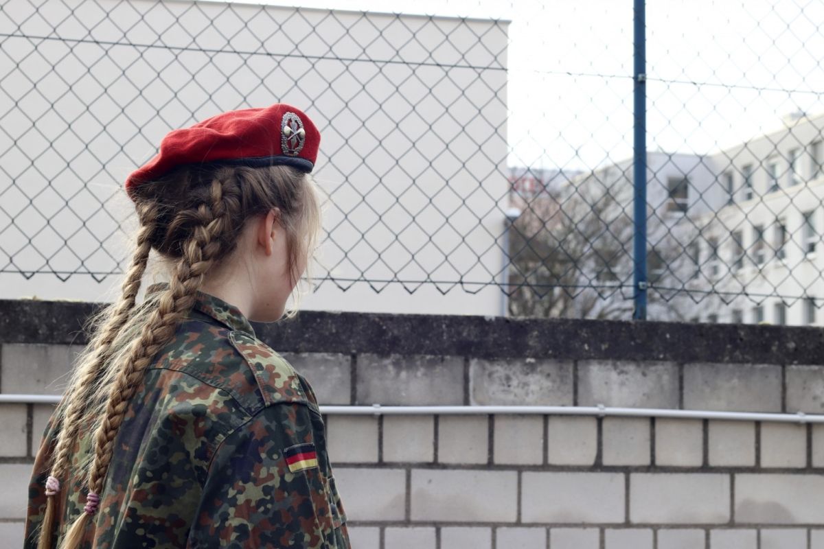 Offener Brief von 24 Organisationen an Minister Pistorius: Rekrutierung von minderjährigen Soldaten stoppen