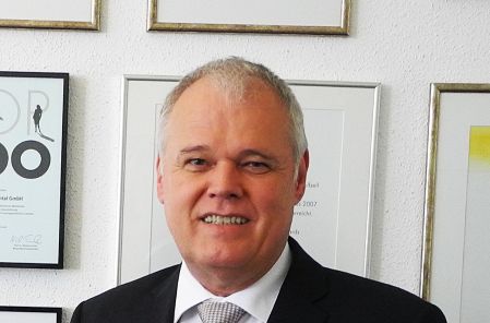 Dr. Walser Dental: Inhaber als „Unternehmer der Zukunft“ ausgezeichnet