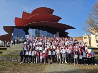 Nächster Karriereschritt geschafft: 232 neue Meisterinnen und Meister halten ihren Meisterbrief in den Händen