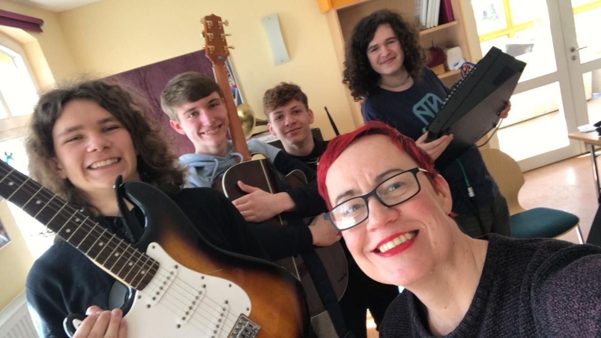 Gewalt gegen Lehrkräfte nimmt zu – was Jugendliche wirklich über Bildung, Krise und Lernen sagen