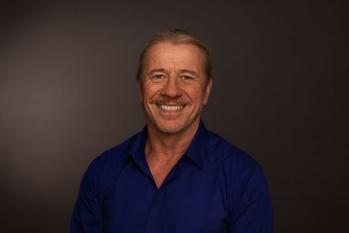 Neue Fachpublikation: „Das KI-Arbeitsmarkt-Paradox“ analysiert den Wandel der Arbeit durch KI-Transformation