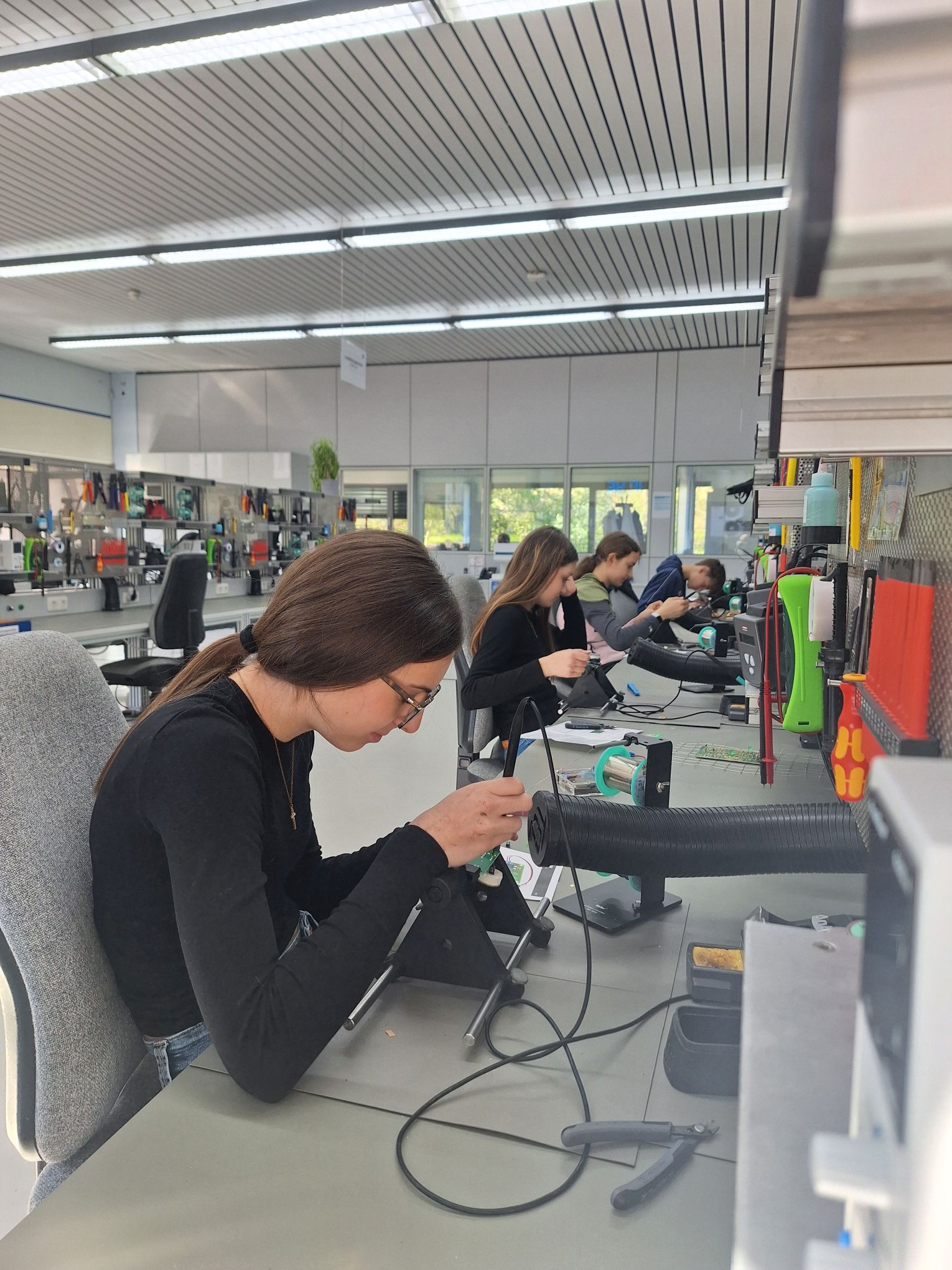 Elektronikspezialist TQ begeistert Schülerinnen beim Girls` Day 2026