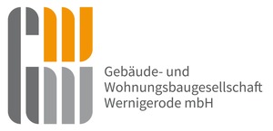 „Willkommens-Erdbeeren“ an GWW-Fassaden / Gebäude- und Wohnungsbaugesellschaft Wernigerode mbH wieder mit origineller Kunstaktion
