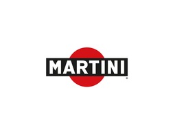 Jonathan Bailey präsentiert sich als neuer MARTINI Man