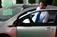 Obama nimmt Platz im Chevrolet Volt