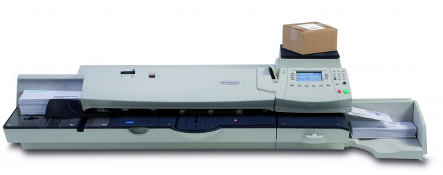 Neue Frankiermaschine von Pitney Bowes mit Gewichts- und Formaterkennung für mittleres Postvolumen