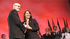 Claudia Haider erhält den“Presidential Award for Service“der Global Speakers Federation (GSF)