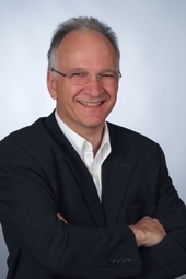 5 Sterne Trainer Christoph Trinkl schult FührungsKRAFT für Führungskräfte.