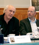 Sichere Rückschau auf das Lebenswerk: ADT Sensormatic schützt Kunstobjekte der Herman Van Veen-Ausstellung in Emmerich