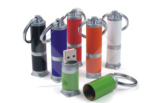 USB-Stick aus Metall in Röhrenform: Exklusives Werbemittel von MemoTrek