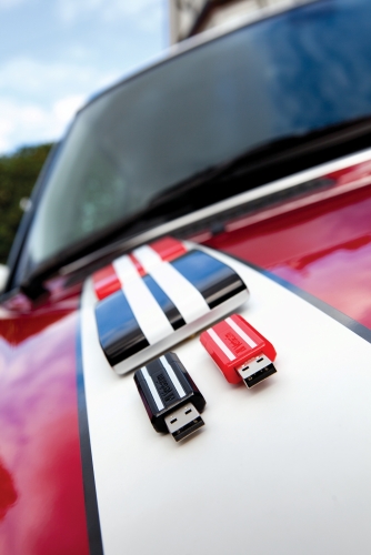 Store n Go GT Edition USB 2.0 Drive von Verbatim in rot und schwarz
