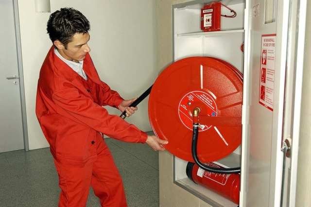 Fritz Manke GmbH: Brandschutzschulungen zum Umgang mit Wandhydranten in Arbeitsstätten sind zukünftig Pflicht