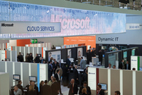 CeBIT 2011: Microsoft zeigt wie Cloud geht