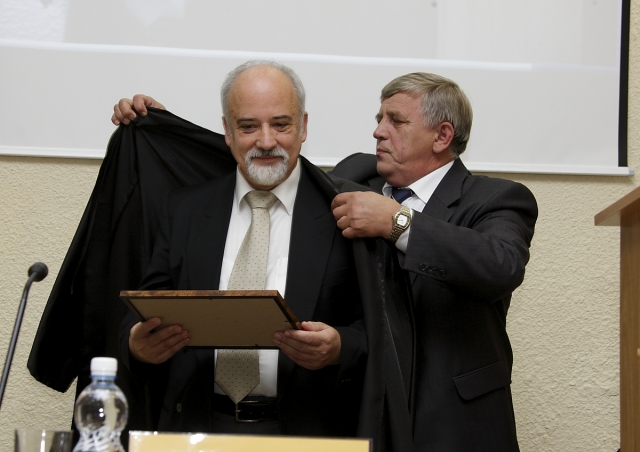 Hans-Werner Gessmann wird Ehrenprofessor der Nekrassow Universität in Kostroma