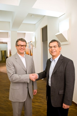 Partnerschaft zwischen Driving Growth Group und Dixendris AG  Kernkompetenz im Bereich CRM wird weiter ausgebaut