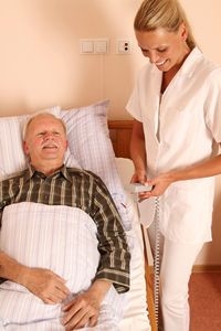 Für die Pflegekosten der Eltern aufkommen